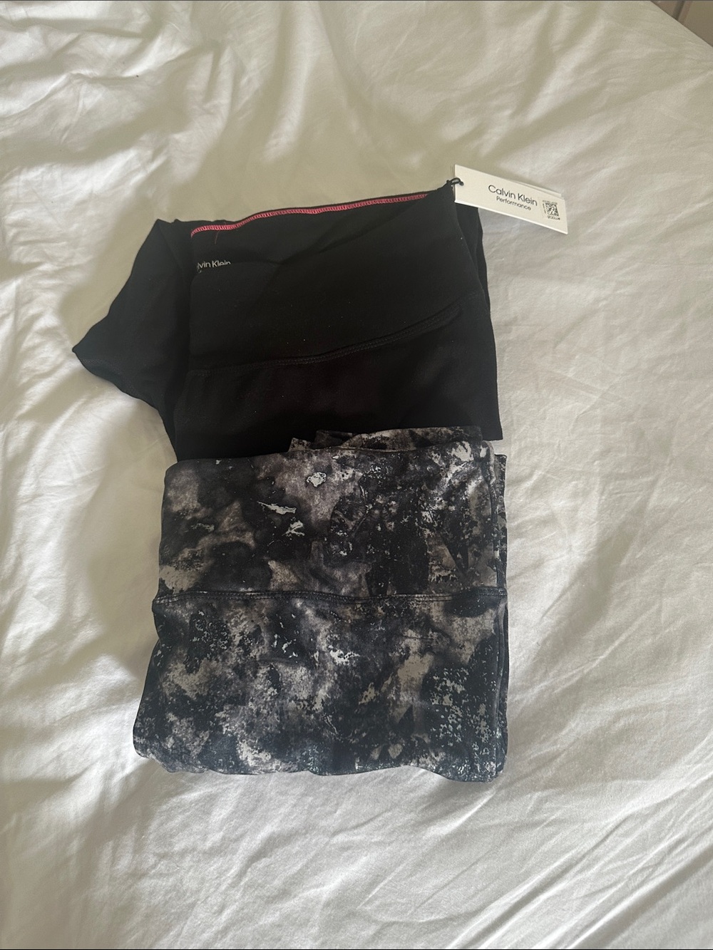 Calvin Klein Women’s Black and Gray Marble Active Leggings Set